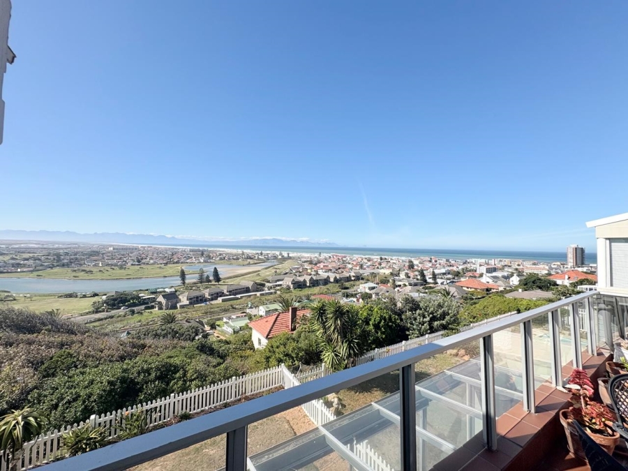 To Let 3 Bedroom Property for Rent in Muizenberg Western Cape